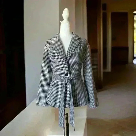 Checkered Jacket - Picture 1 of 2